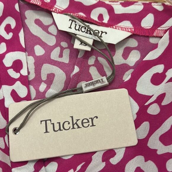 NWT TUCKER MADELINE CHEETAH IN HOT 100% SILK PINK DRESS SIZE XS - Picture 7 of 8